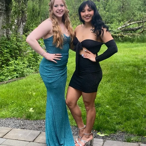 Windsor | Dresses | Windsor Long Green Sparkly Dress | Poshmark Windsor | Dresses | Windsor Long Green Sparkly Dress | Poshmark